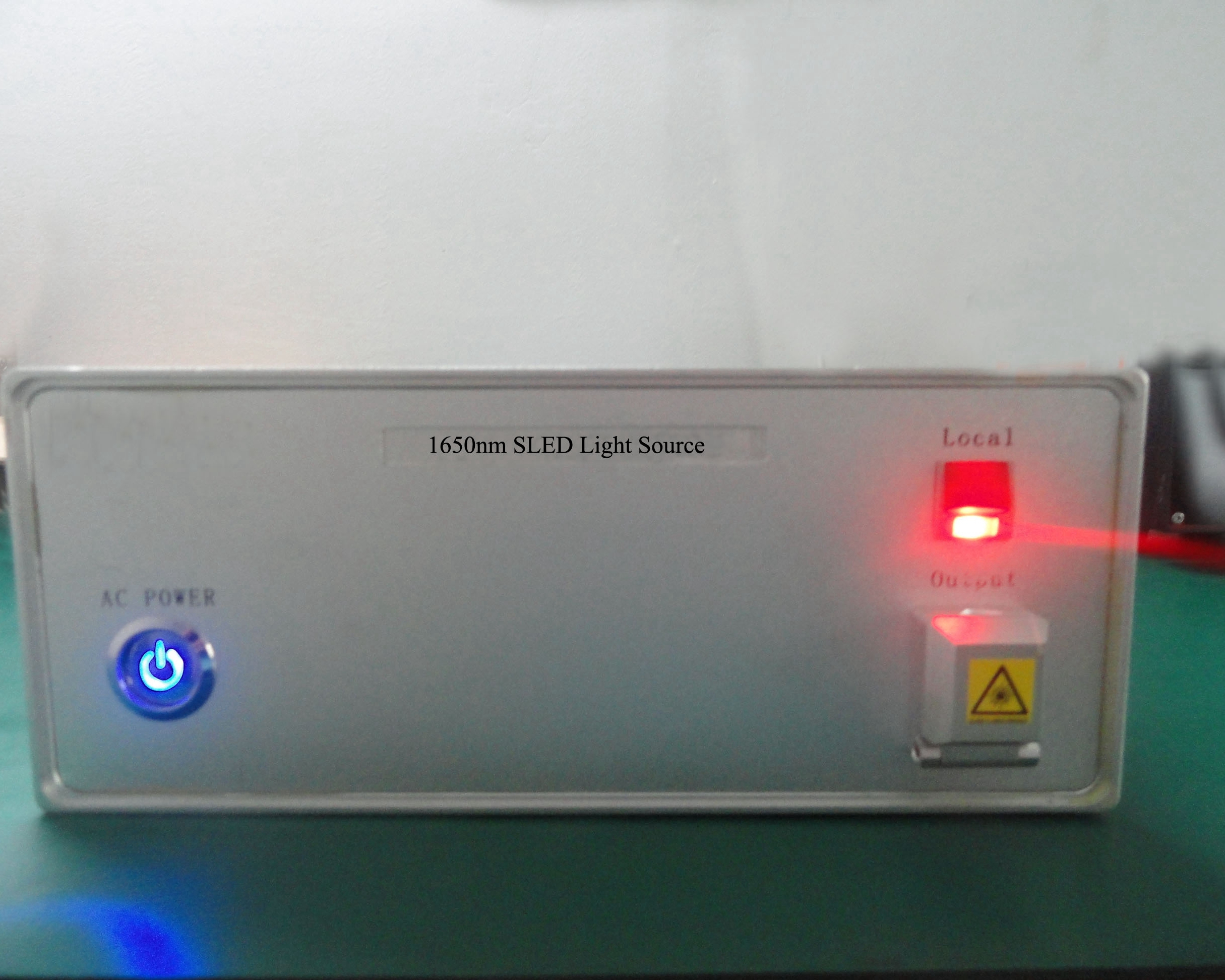 (image for) 1650nm SLED Broadband Light Source - Click Image to Close